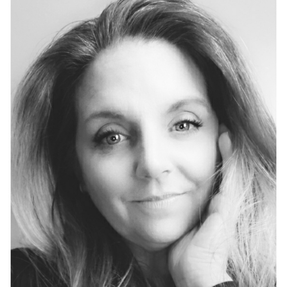 Meet your Posher, Jami - Picture 2 of 2